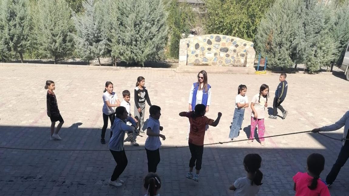 Besni Gençlik Merkezinin Okulumuzda Gerçekleştirdiği Sosyal Aktivite